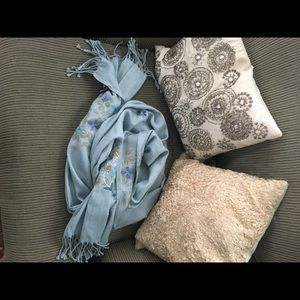 Ann Taylor wool scarf
